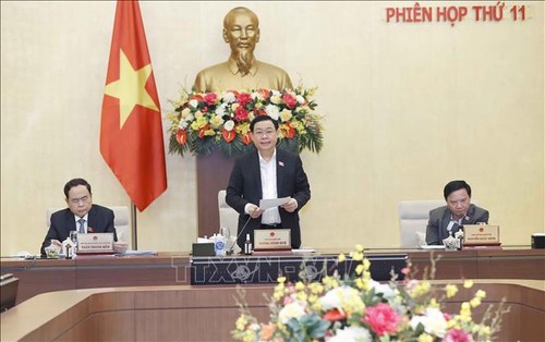 Vuong Dinh Huê préside l’ouverture de la onzième session du comité permanent de l’Assemblée nationale - ảnh 1