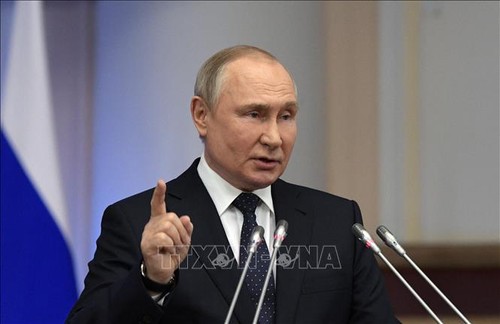 Vladimir Poutine dit que l'Occident a déclenché une crise économique mondiale - ảnh 1