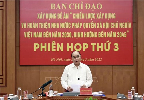 Nguyên Xuân Phuc examine l’avancement du projet d’établissement d’un État de droit socialiste au Vietnam pour 2030 - ảnh 1