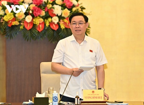 Vuong Dinh Huê salue les réalisations du comité permanent de l’Assemblée nationale - ảnh 1