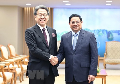 Pham Minh Chinh reçoit le président du conseil d’administration de la banque JBIC - ảnh 1