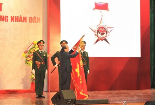 Nguyên Xuân Phuc rend hommage à la commission de la médecine civile de la 5e zone - ảnh 1