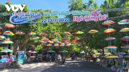 Le Festival balnéaire «Cu Lao Chàm – la saison du parasol chinois» - ảnh 1