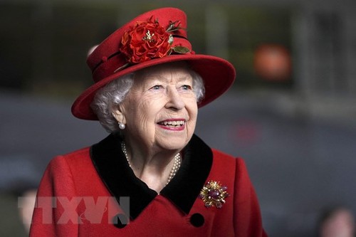 Les hommages se succèdent pour la reine britannique Elizabeth II - ảnh 1