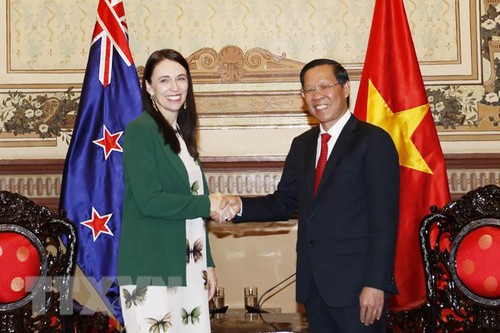 La Première ministre néo-zélandaise rencontre le président du comité populaire de Hô Chi Minh-Ville - ảnh 1