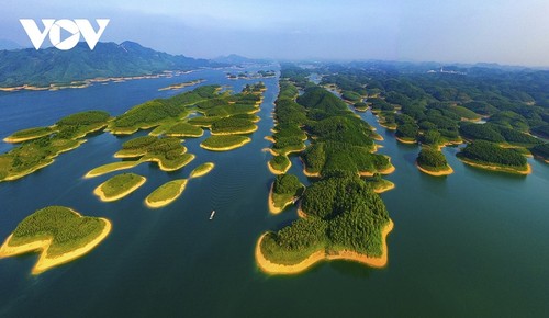 Le lac Thac Bà, une attraction touristique de Yên Bai - ảnh 1