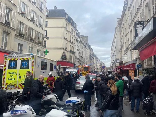 Fusillade à Paris: trois morts et plusieurs blessés, un homme interpellé - ảnh 1