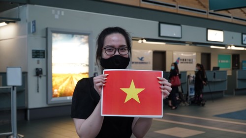 Đưa 264 công dân Việt Nam từ Canada về nước - ảnh 12