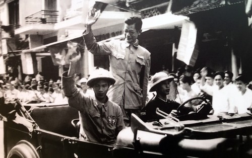 Những hình ảnh quý về Ngày giải phóng Thủ đô 10/10/1954 - ảnh 1