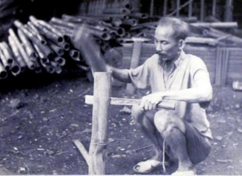 Những hình ảnh bình dị về cuộc đời Chủ tịch Hồ Chí Minh - ảnh 6