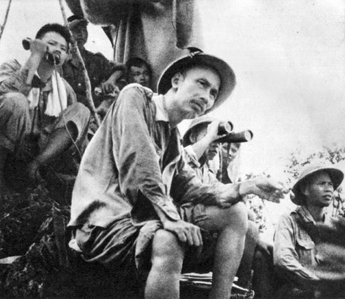 Những hình ảnh bình dị về cuộc đời Chủ tịch Hồ Chí Minh - ảnh 5