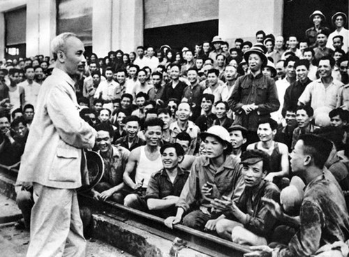 Những hình ảnh bình dị về cuộc đời Chủ tịch Hồ Chí Minh - ảnh 17