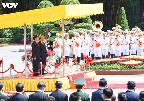 Hình ảnh lễ đón và hội đàm giữa lãnh đạo Việt Nam và Tổng Bí thư, Chủ tịch nước Lào - ảnh 2