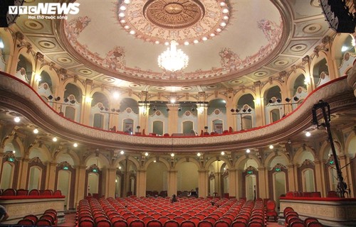 Chiêm ngưỡng kiến trúc độc đáo Nhà hát lớn Hải Phòng hơn 120 tuổi - ảnh 4