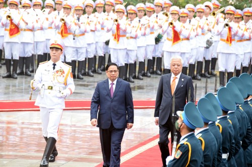 Lễ đón Thủ tướng Malaysia thăm chính thức Việt Nam - ảnh 8