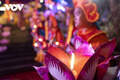 Nghi lễ thắp sáng biểu tượng bảy bước đi của Đức Phật lúc đản sinh - ảnh 5