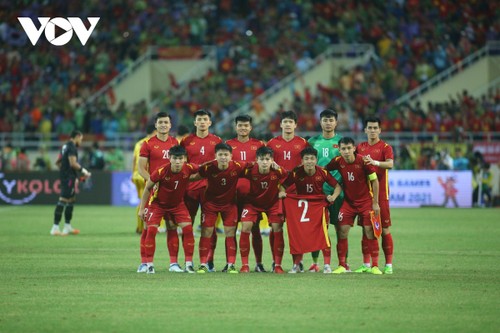 U23 Việt Nam vỡ oà cảm xúc khi nhận HCV SEA Games 31 - ảnh 6