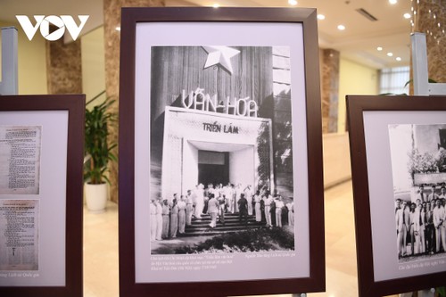 Khai mạc triển lãm ảnh kỷ niệm 80 năm Đề cương về văn hoá Việt Nam - ảnh 7