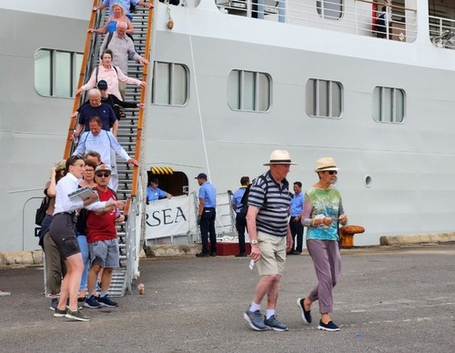 Liên tiếp có các chuyến tàu biển quốc tế đưa du khách đến Việt Nam - ảnh 3