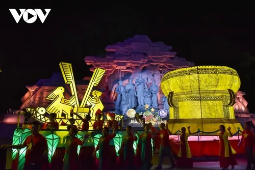 Mãn nhãn với hàng trăm đèn lồng khổng lồ tại Lễ hội Thành Tuyên 2023 - ảnh 4