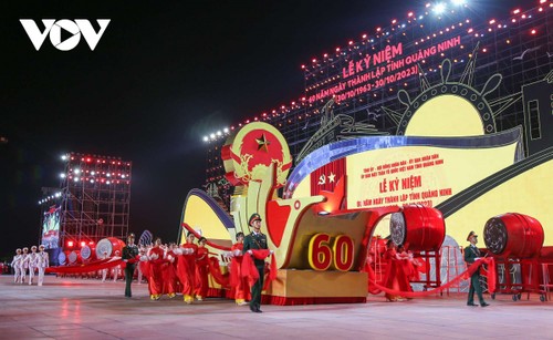 Màn nghệ thuật hùng tráng kỷ niệm 60 năm thành lập tỉnh Quảng Ninh - ảnh 2