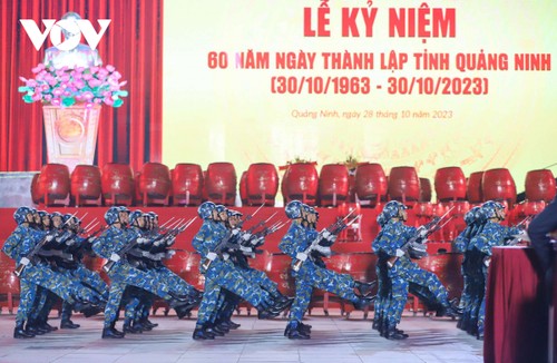 Màn nghệ thuật hùng tráng kỷ niệm 60 năm thành lập tỉnh Quảng Ninh - ảnh 4