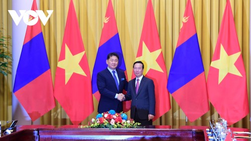 Toàn cảnh Lễ đón Tổng thống Mông Cổ thăm cấp Nhà nước tới Việt Nam - ảnh 6