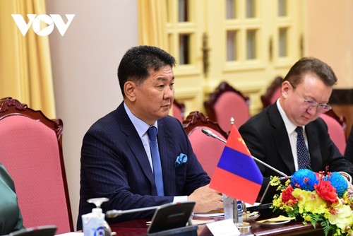 Toàn cảnh Lễ đón Tổng thống Mông Cổ thăm cấp Nhà nước tới Việt Nam - ảnh 8