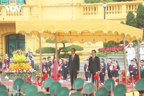 Toàn cảnh lễ đón Tổng thống Indonesia thăm cấp Nhà nước tới Việt Nam - ảnh 1