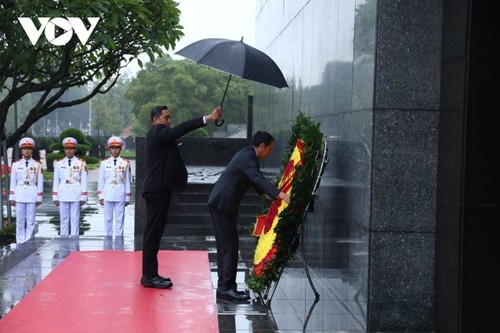 Tổng thống Indonesia vào Lăng viếng Chủ tịch Hồ Chí Minh - ảnh 2