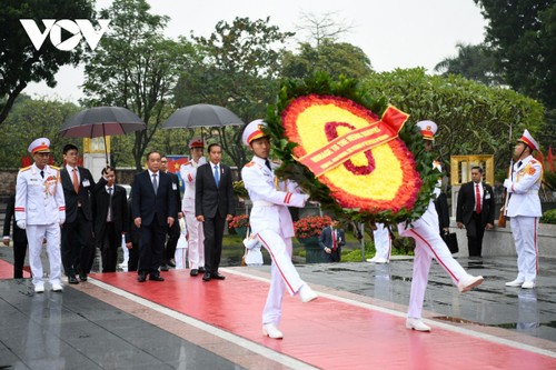 Tổng thống Indonesia vào Lăng viếng Chủ tịch Hồ Chí Minh - ảnh 3