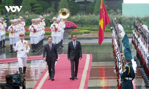Toàn cảnh lễ đón Tổng thống Indonesia thăm cấp Nhà nước tới Việt Nam - ảnh 3