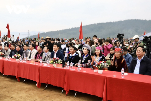 Lên Lai Châu vui hội Gầu Tào - ảnh 2