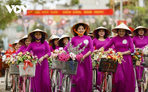 Đông đảo người dân Điện Biên hưởng ứng “Tuần lễ áo dài” năm 2024 - ảnh 2