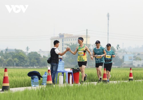 Hơn 2000 người tham gia giải chạy Marathon – Điện Biên Phủ 2024 - ảnh 13