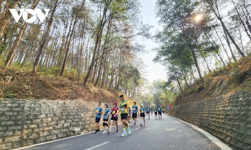 Hơn 2000 người tham gia giải chạy Marathon – Điện Biên Phủ 2024 - ảnh 8