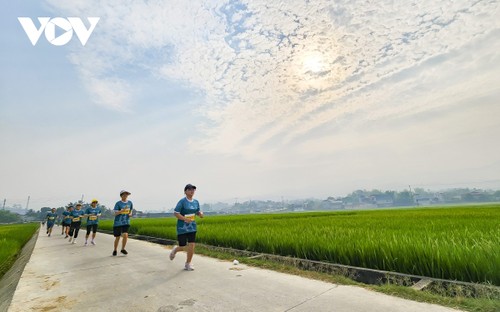 Hơn 2000 người tham gia giải chạy Marathon – Điện Biên Phủ 2024 - ảnh 9