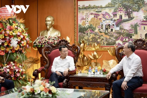 Bộ trưởng Nguyễn Mạnh Hùng và lãnh đạo nhiều bộ, ngành thăm và chúc mừng VOV - ảnh 2