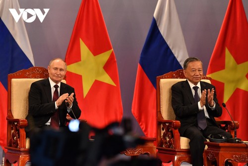 Toàn cảnh chuyến thăm Việt Nam của Tổng thống Nga Vladimir Putin - ảnh 14