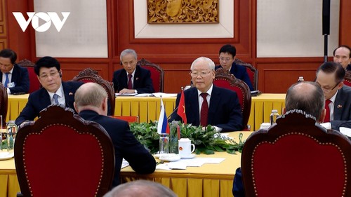 Toàn cảnh chuyến thăm Việt Nam của Tổng thống Nga Vladimir Putin - ảnh 8