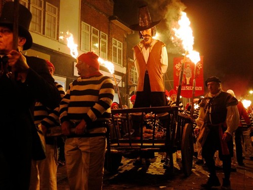 Bonfire Night traditions in Britain - ảnh 3