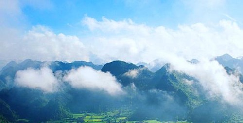 雲に覆われた土地ルンバン村 - ảnh 1