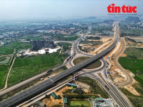 国の経済開発事業の原動力を生み出す高速道路建設プロジェクト - ảnh 1