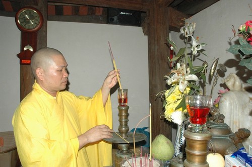  Pendeta Thich Giac Nghia dengan aktivitas agama dan aktivitas kehidupan keduniawian di pulau Truong Sa Besar - ảnh 3