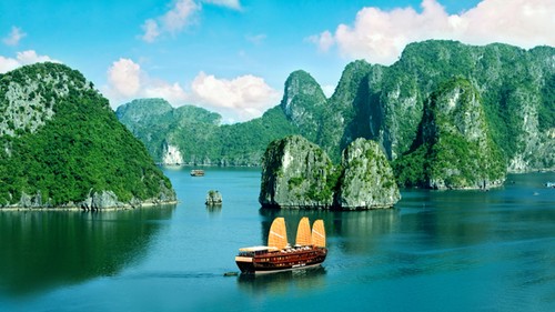越南下龙湾被评为亚洲五个热带天堂之一 - ảnh 1