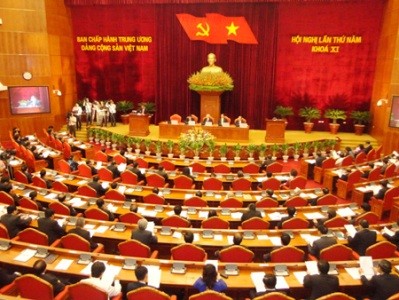越南国会讨论经济社会情况和重组经济结构总体提案 - ảnh 1