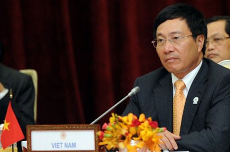 越南外长范平明出席东盟系列外长会议活动 - ảnh 1