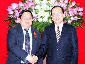 吴文谕会见老挝工会联合会代表团 - ảnh 1