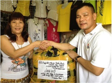 旅俄越南人为克拉斯诺达尔灾民捐款 - ảnh 1