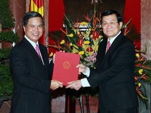 张晋创向多位越南驻外大使颁发任命书 - ảnh 1